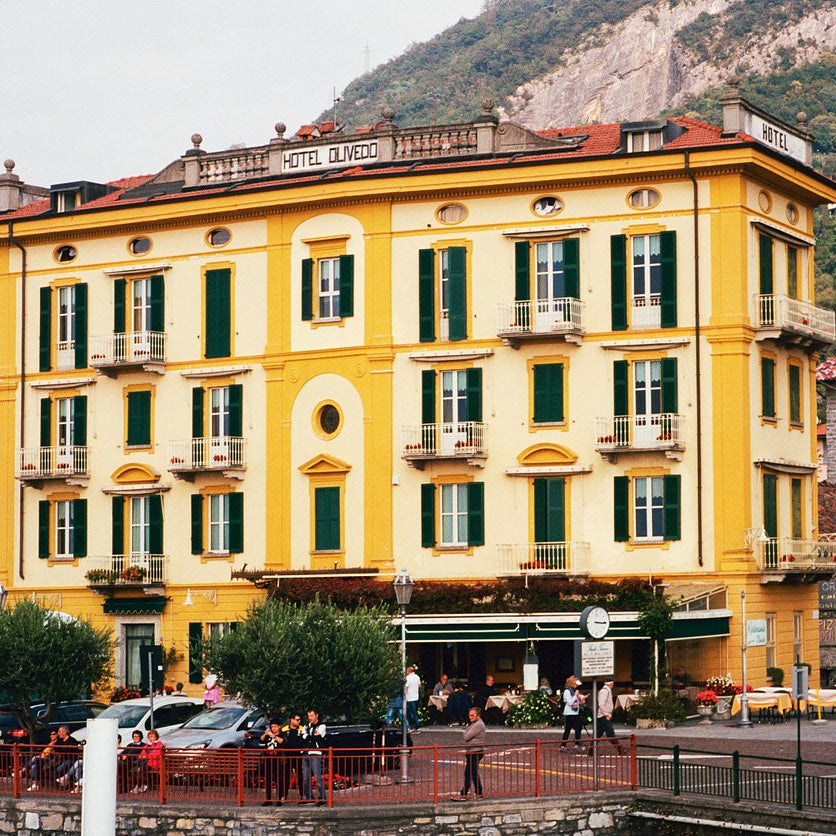 Sample photo taken on 35mm film with the Leica Mini Zoom vintage camera