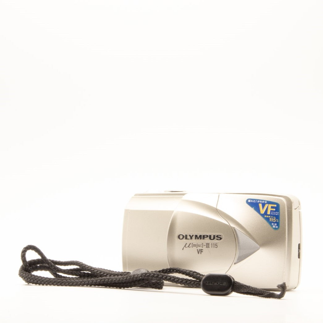 A attachable camera strap