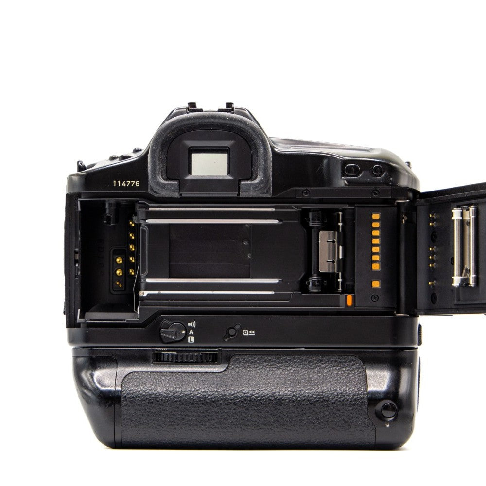 Internal view of the Canon EOS-1 lens mechanism and mechanics – 35mm film camera close-up